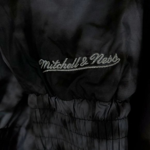 Mitchell & Ness Chicago Bears NFL Reflective Womens Jacket‎ M Medium Dk Grey NWT - Picture 5 of 9